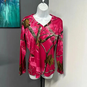 RealTree Pink Camo Long Sleeve Dri‎ More  V neck Shirt Woman’s Large Outdoor